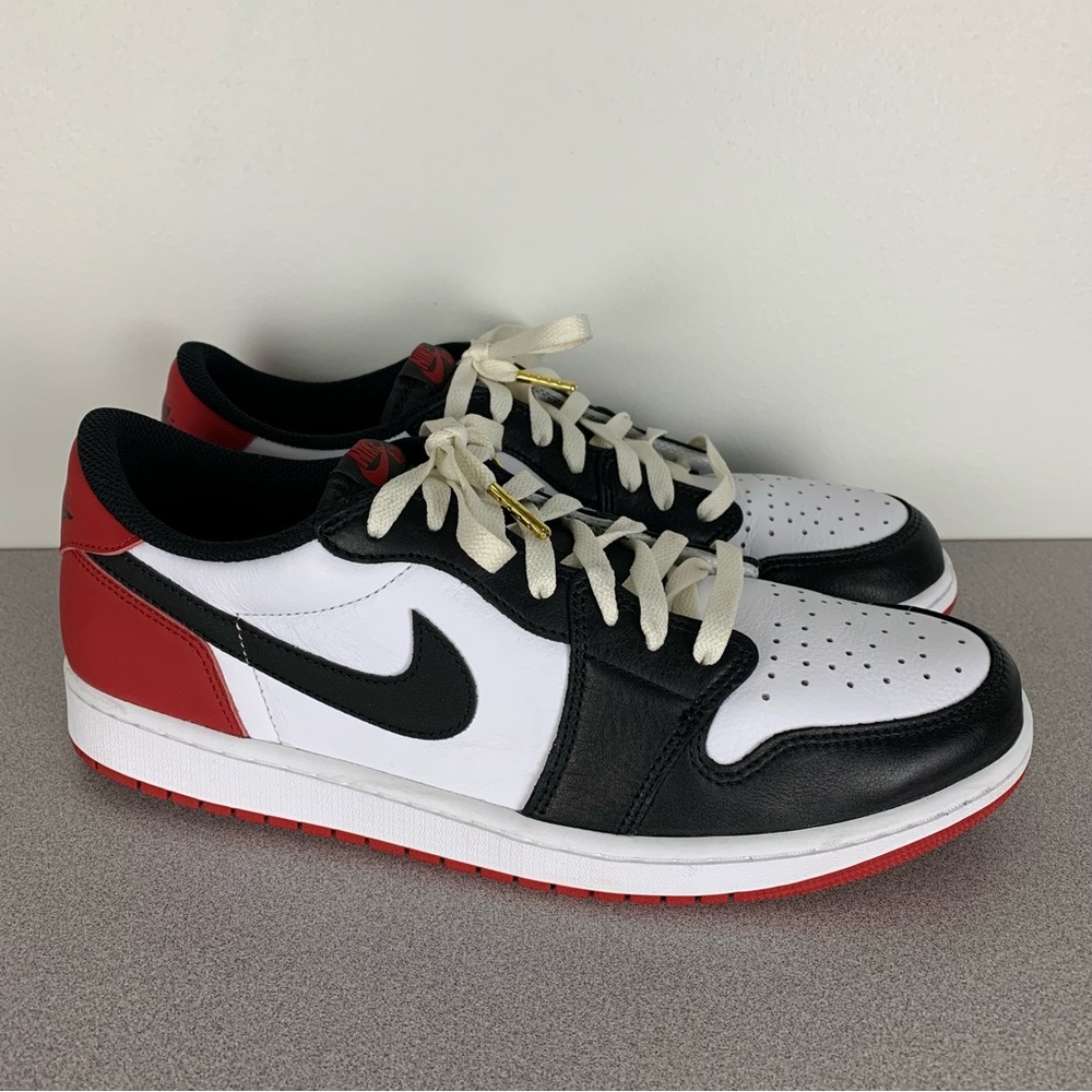Jordan Sneakers Black White Red